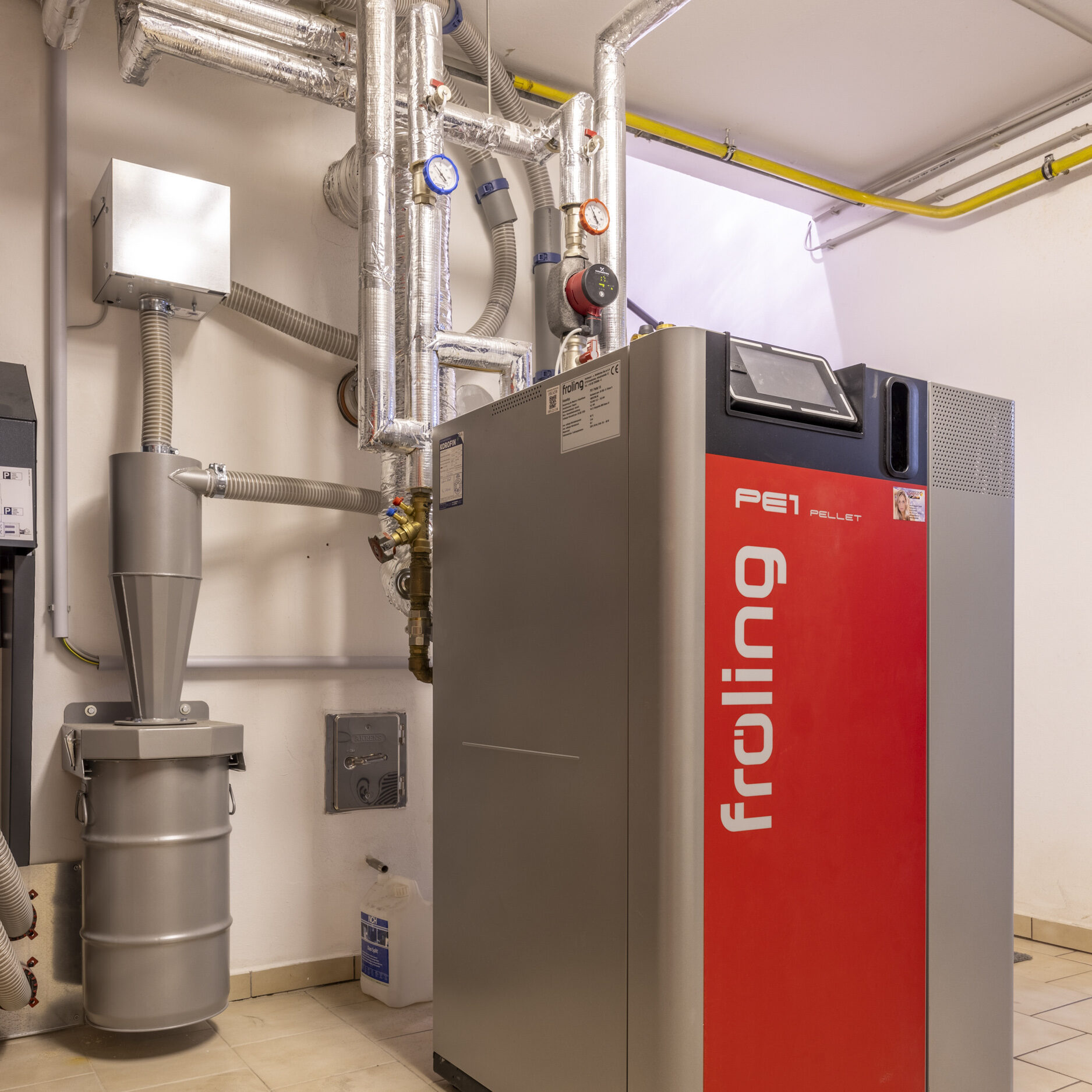 _R5_3544-HDR Biomasse Ofen von Fröhling istalliert durch D&S HAustechnik